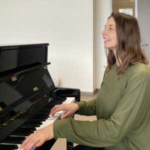 Monika Sundermann am Klavier